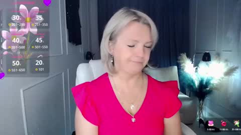 Snapshot of emmmam chatting on 10.08.25 emmmam online show from 10.08.25