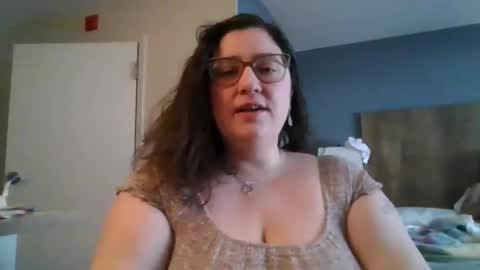 Snapshot of emmthaluscious chatting on 01.06.25 emmthaluscious online show from 01.06.25