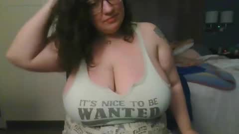 Snapshot of emmthaluscious chatting on 01.14.25 emmthaluscious online show from 01.14.25