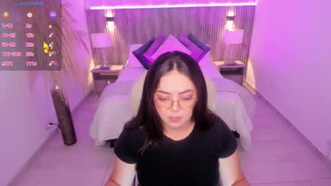 Emmy Walker online show from 10.20.25