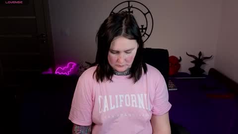 Emmy Bright     50  online show from 12.22.25