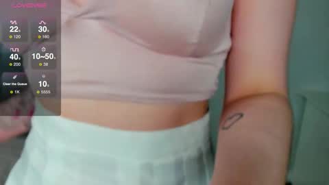 Snapshot of emmyflower chatting on 12.19.25 emmyflower online show from 12.19.25