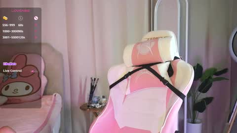 Snapshot of emmyfoxxofficial chatting on 02.05.26 Emmylie online show from 02.05.26