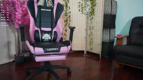 Snapshot of emmyfoxxofficial chatting on 03.10.26 Emmylie online show from 03.10.26