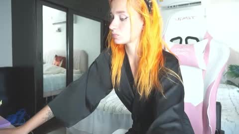 Snapshot of emmyfoxxofficial chatting on 04.13.26 Emmylie online show from 04.13.26