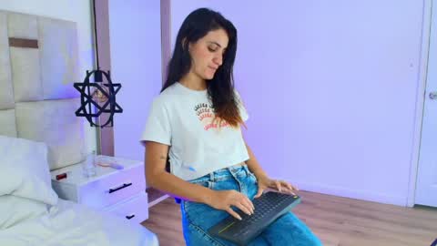 EMY FERRER online show from 04.09.26