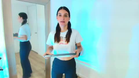 EMY FERRER online show from 04.11.26