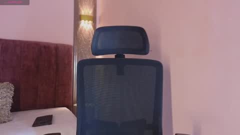 Snapshot of emy_leon chatting on 02.08.26 Emy online show from 02.08.26