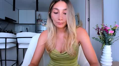 emyconneer online show from 01.10.25