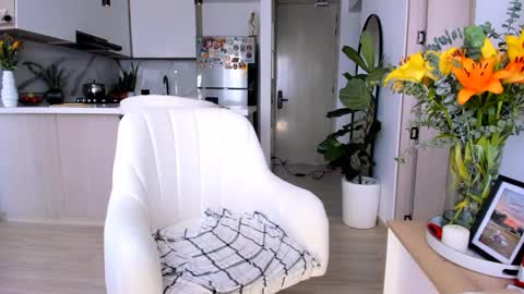 emyconneer online show from 02.12.25