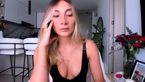 emyconneer online show from 02.18.25