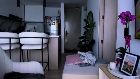 emyconneer online show from 03.03.25