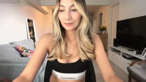 emyconneer online show from 09.25.25