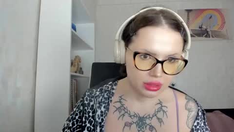 emydeliro online show from 04.17.26