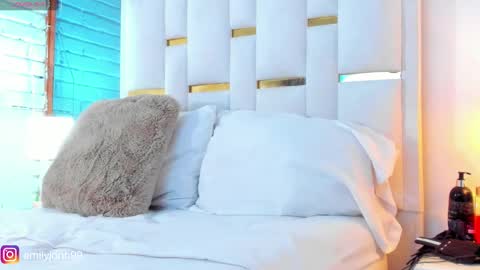 EMYLY  online show from 01.29.25