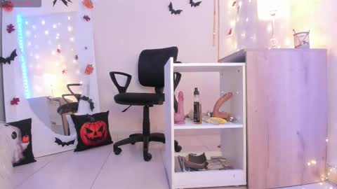 EMYLY  online show from 10.24.25