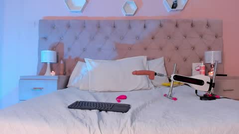 Snapshot of emysilver chatting on 12.07.24 Emy Silver online show from 12.07.24