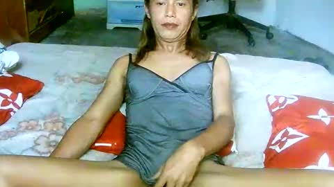 CHUN LY online show from 04.16.26