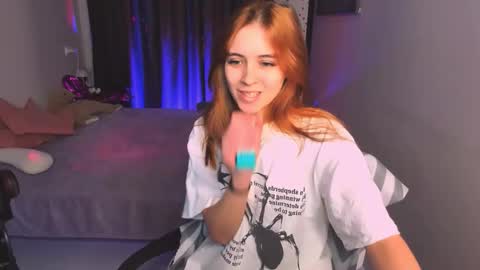 Snapshot of enchanted_bella chatting on 02.15.26 enchanted_bella online show from 02.15.26