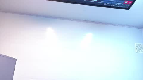 Snapshot of enchantressqueen chatting on 12.15.25 EnchantressQueen online show from 12.15.25