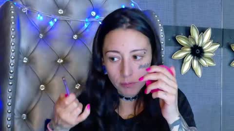 Snapshot of enchantressqueen chatting on 01.10.26 EnchantressQueen online show from 01.10.26