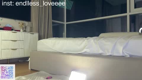 Mia online show from 04.14.26