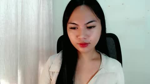Snapshot of endlessmiax chatting on 10.13.25 maria online show from 10.13.25