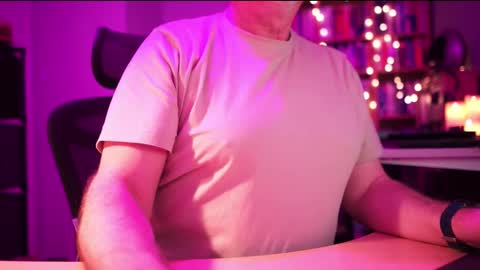 uk online show from 12.04.25