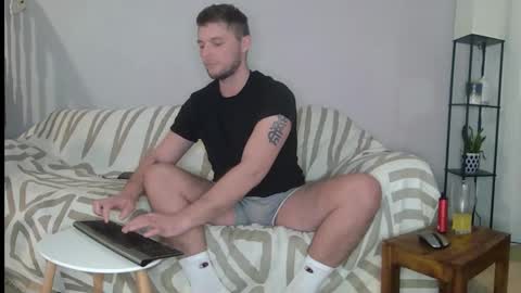 Snapshot of englishladxxx chatting on 12.12.24 Englishladxxx online show from 12.12.24