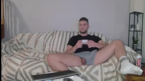 Snapshot of englishladxxx chatting on 12.14.24 Englishladxxx online show from 12.14.24