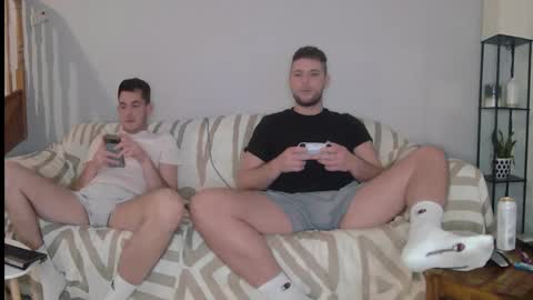Snapshot of englishladxxx chatting on 12.17.24 Englishladxxx online show from 12.17.24