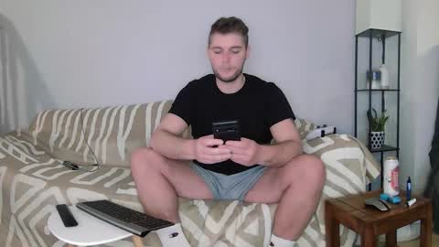 Snapshot of englishladxxx chatting on 01.23.25 Englishladxxx online show from 01.23.25