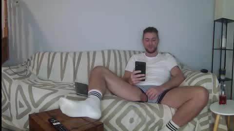 Snapshot of englishladxxx chatting on 10.17.25 Englishladxxx online show from 10.17.25