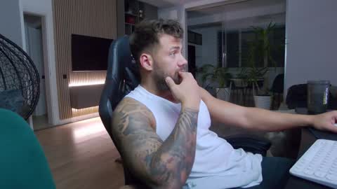 Erik online show from 01.17.25