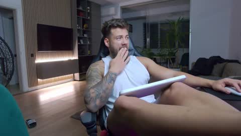 Erik online show from 01.18.25