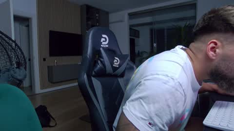 Erik online show from 01.21.25