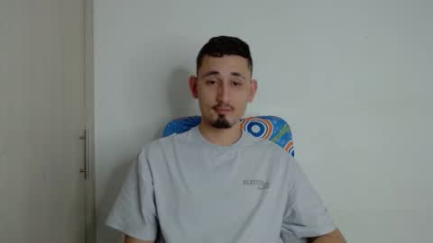 Snapshot of enzo_1408 chatting on 09.11.25 enzo 1408 online show from 09.11.25