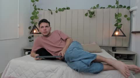 Snapshot of enzo_rivas chatting on 11.28.25 ENZO online show from 11.28.25