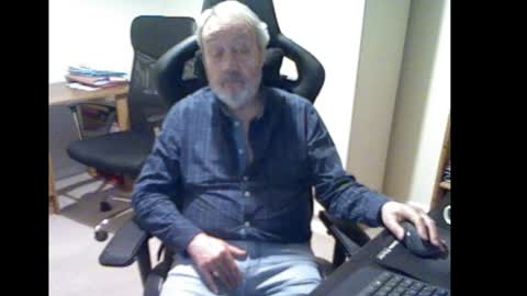 erasmus_d online show from 12.30.24