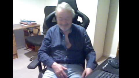 erasmus_d online show from 01.19.25