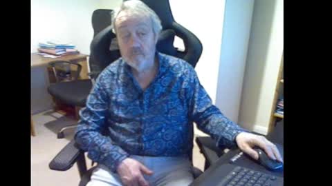 erasmus_d online show from 02.16.25
