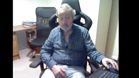 erasmus_d online show from 02.19.25