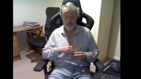 erasmus_d online show from 02.23.25