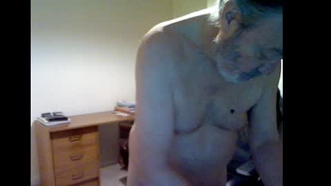 erasmus_d online show from 02.25.25