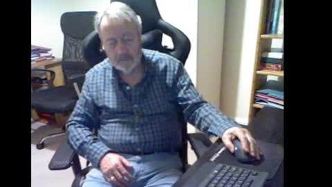 erasmus_d online show from 11.14.25