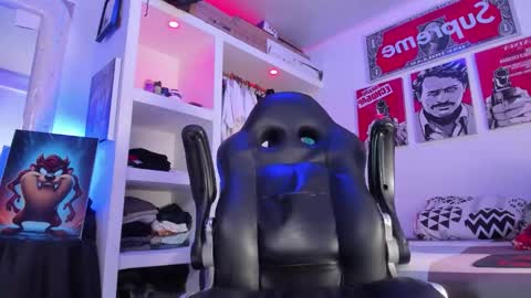 Snapshot of eren_blade_ chatting on 11.20.25 Tht BOSS Eren online show from 11.20.25