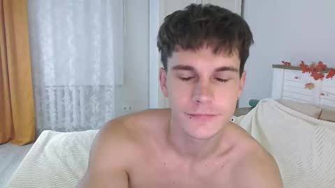 Snapshot of eric_crush chatting on 10.19.25 Eric Crush online show from 10.19.25