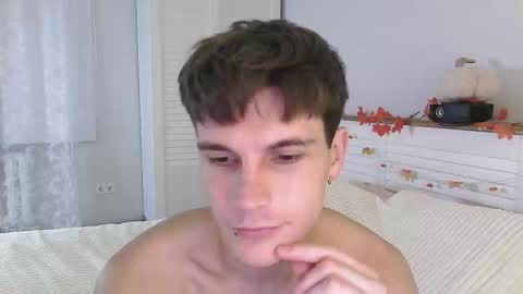 Snapshot of eric_crush chatting on 10.21.25 Eric Crush online show from 10.21.25