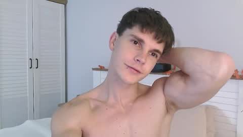 Snapshot of eric_crush chatting on 10.24.25 Eric Crush online show from 10.24.25