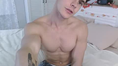 Snapshot of eric_crush chatting on 10.28.25 Eric Crush online show from 10.28.25